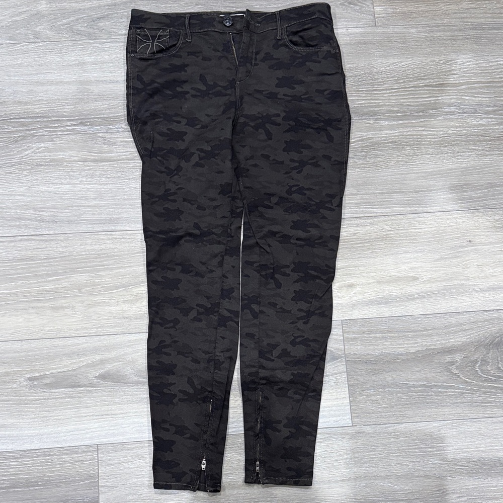 Habitual ALMAS Black Camo Women's Skinny Jeans, size 30